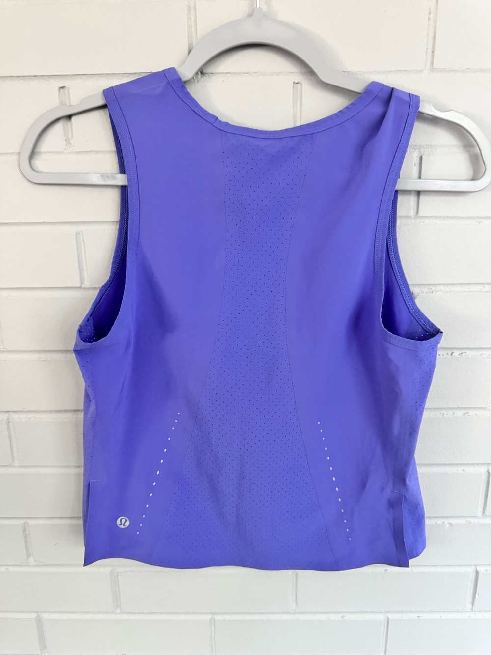 Lululemon bundle of 4 tank tops - Picture 8 of 10